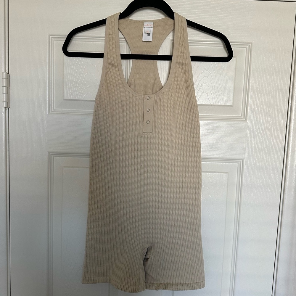 Colsie Cream Textured Sleeveless Romper